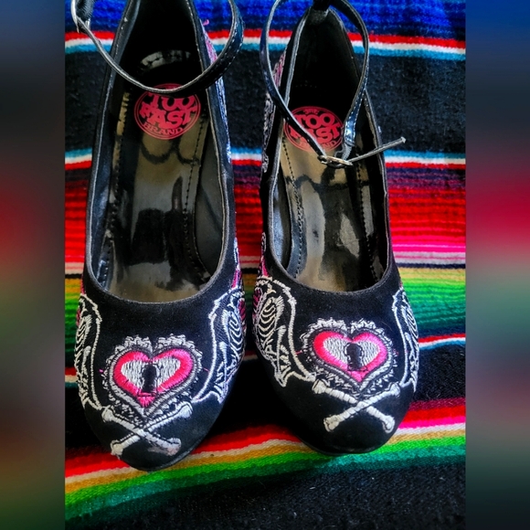 Too Fast Skeleton Flamingo Wedge - Picture 7 of 9